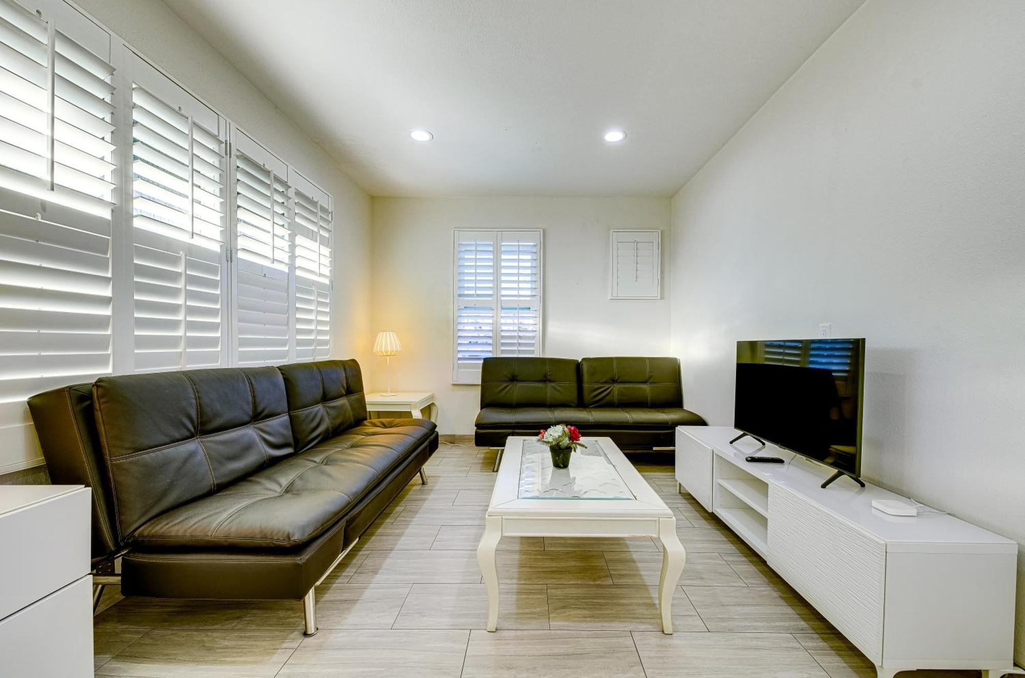 Stylish Modern Home, Ac, Parking & Near Fwys แซนตาแอนา ภายนอก รูปภาพ