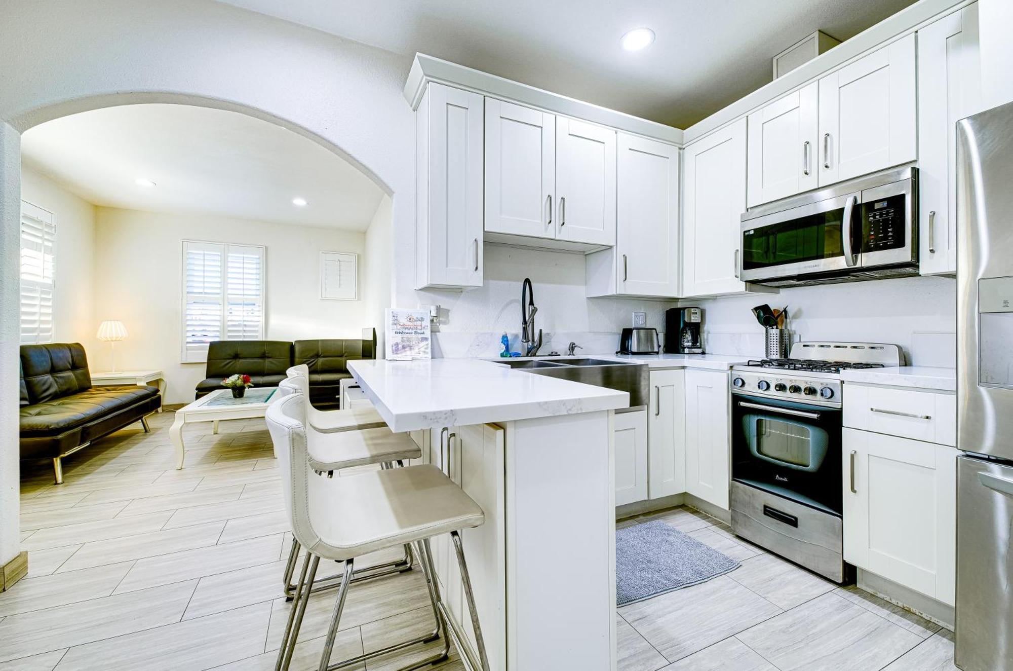 Stylish Modern Home, Ac, Parking & Near Fwys แซนตาแอนา ภายนอก รูปภาพ